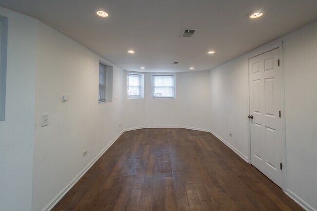 Foto del edificio - 4302 N Drake Ave