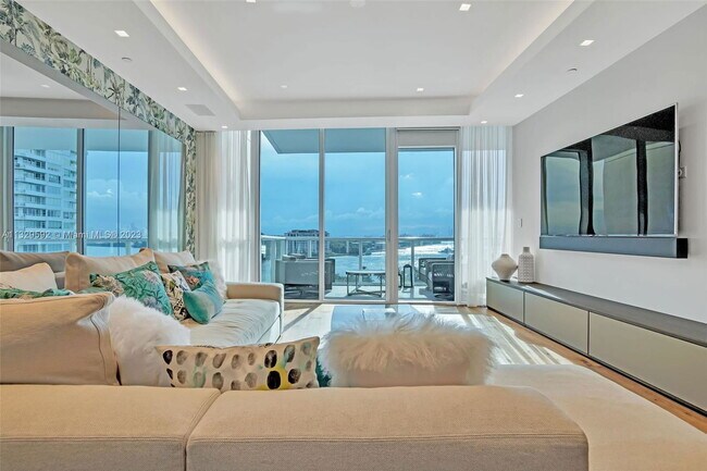 Foto del edificio - 100 South Pointe Dr