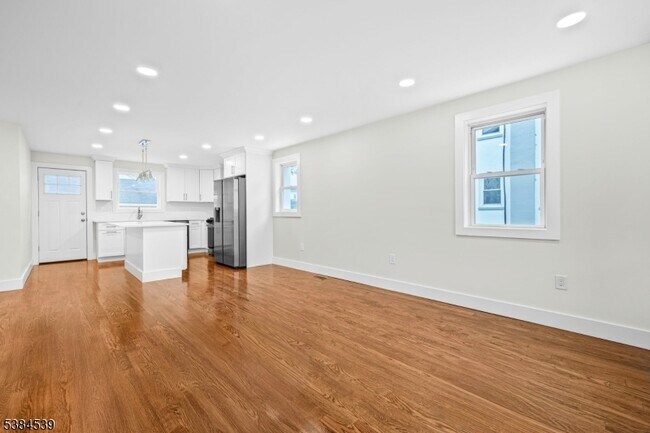 Foto del edificio - 83 Harrison Ave