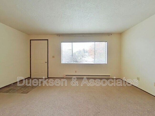Building Photo - 1150 NW Walnut Blvd