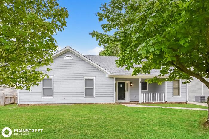 Primary Photo - 4 HICKORY KNOLL CT, GREENSBORO, NC 27407
