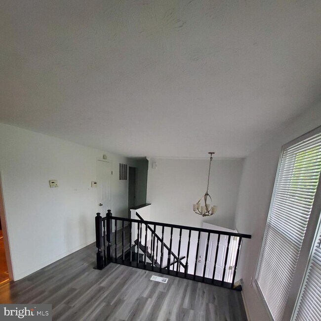 Building Photo - 3608 Key Turn St