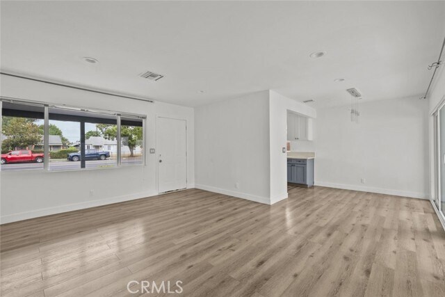 Foto del edificio - 7952 White Oak Ave