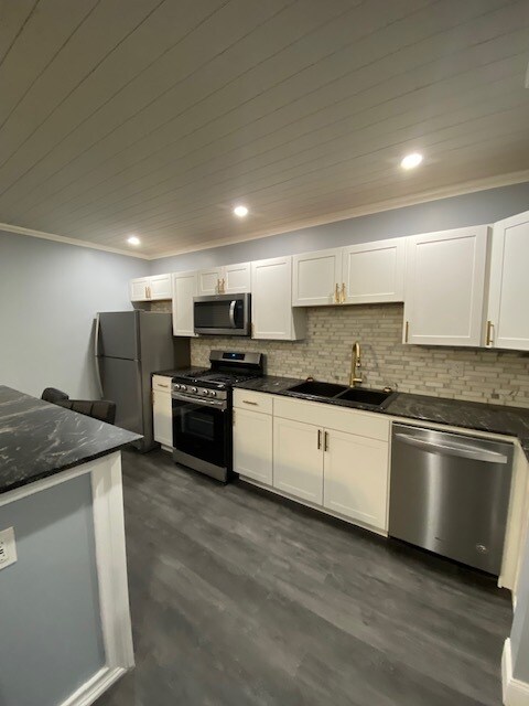 Foto del edificio - 1924 E Genesee St