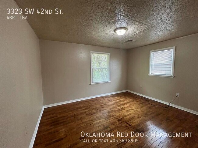 Building Photo - 3323 SW 42nd St