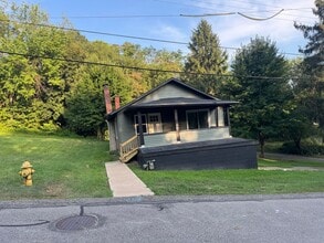 Building Photo - 2637 Woodlawn Dr