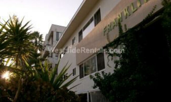 Foto del edificio - 6637 Franklin Ave