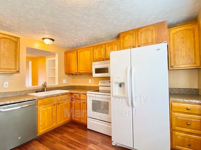 Building Photo - 24 Rebecca Ct