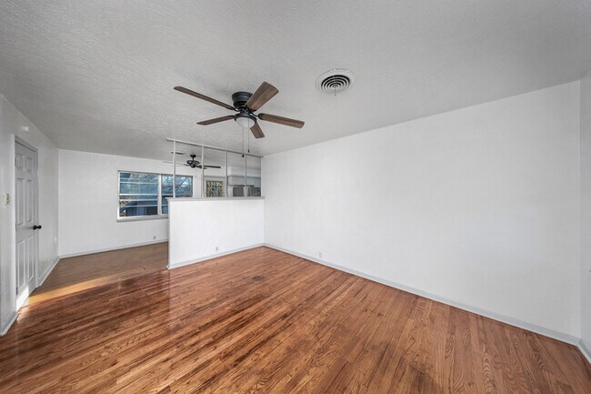 Foto del edificio - 5860 NW Dearborn Ave