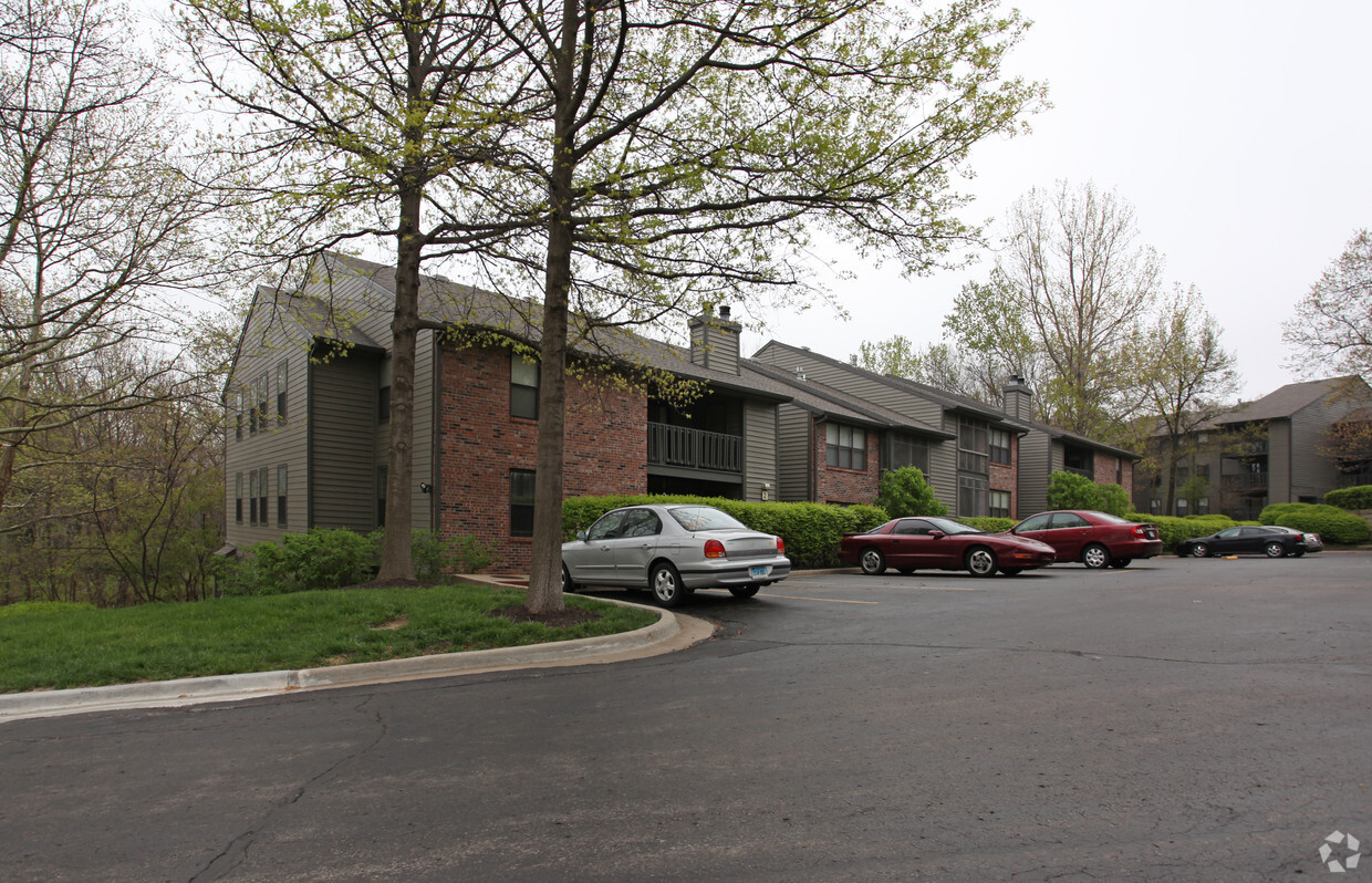 Primary Photo - Hillsborough Apartments