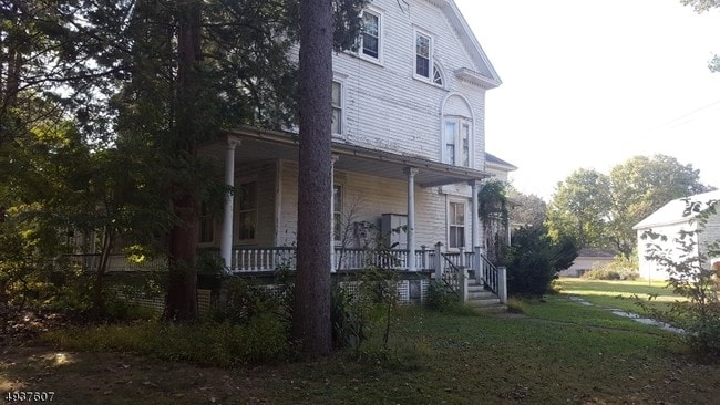Building Photo - 302 Mansfield St