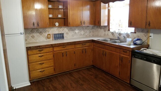 Foto del edificio - 514 McArthur Dr