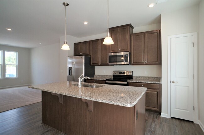 Building Photo - 4316 Summercrest Blvd