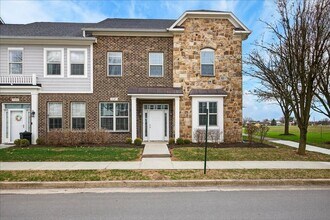 Building Photo - 7147 Governors Row