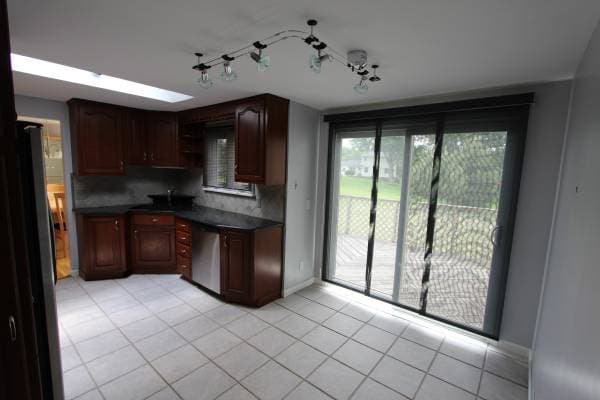 Building Photo - 1553 Ayrault Rd
