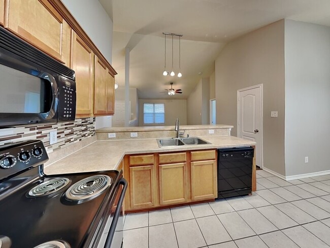 Foto del edificio - 8921 Highland Orchard Dr