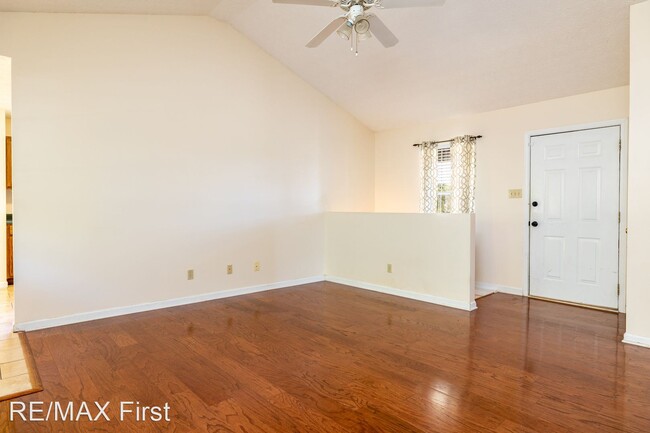 Building Photo - 4 br, 3 bath House - 1118 Willow Creek Cir