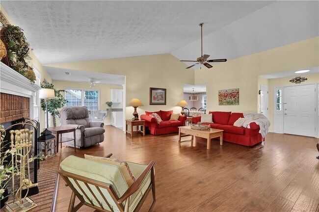 Building Photo - 4655 Hampton Square Dr