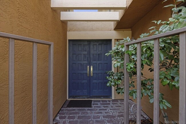 Building Photo - 2585 Caminito Muirfield