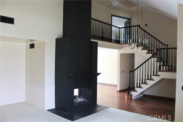 Building Photo - 9882 Kings Canyon Dr