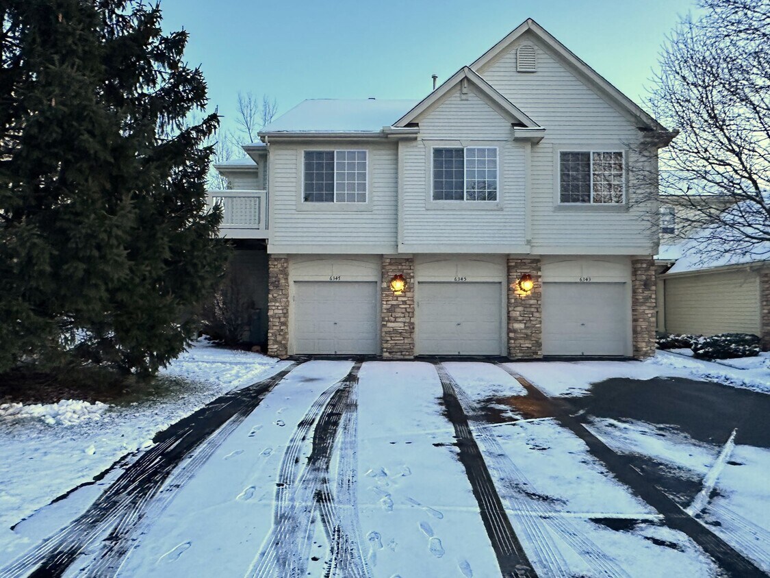 Primary Photo - 6347 Commonwealth Dr