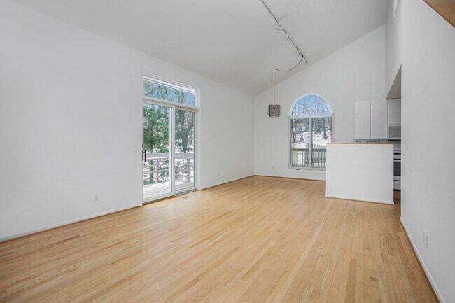 Foto del edificio - 18131 Mohawk Dr