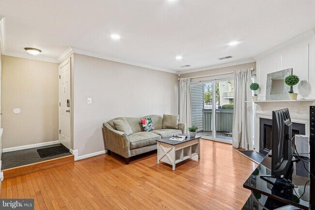 Foto del edificio - 18202 Chalet Dr