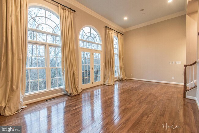 Building Photo - 105 Oak Knoll Terrace