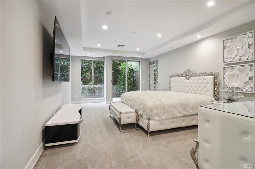 Foto principal - 460 N Palm Dr