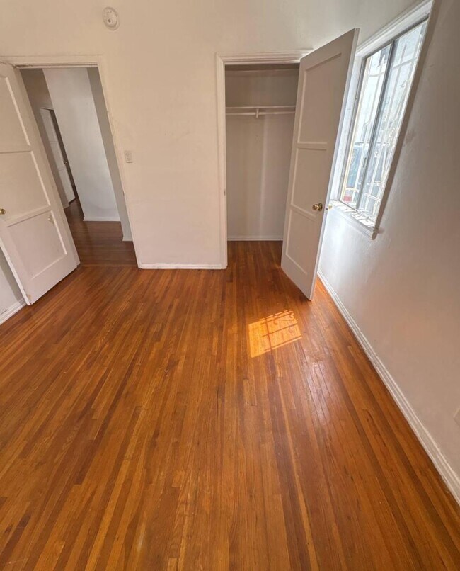 Foto del edificio - 3.0 bedroom in Los Angeles California 90036