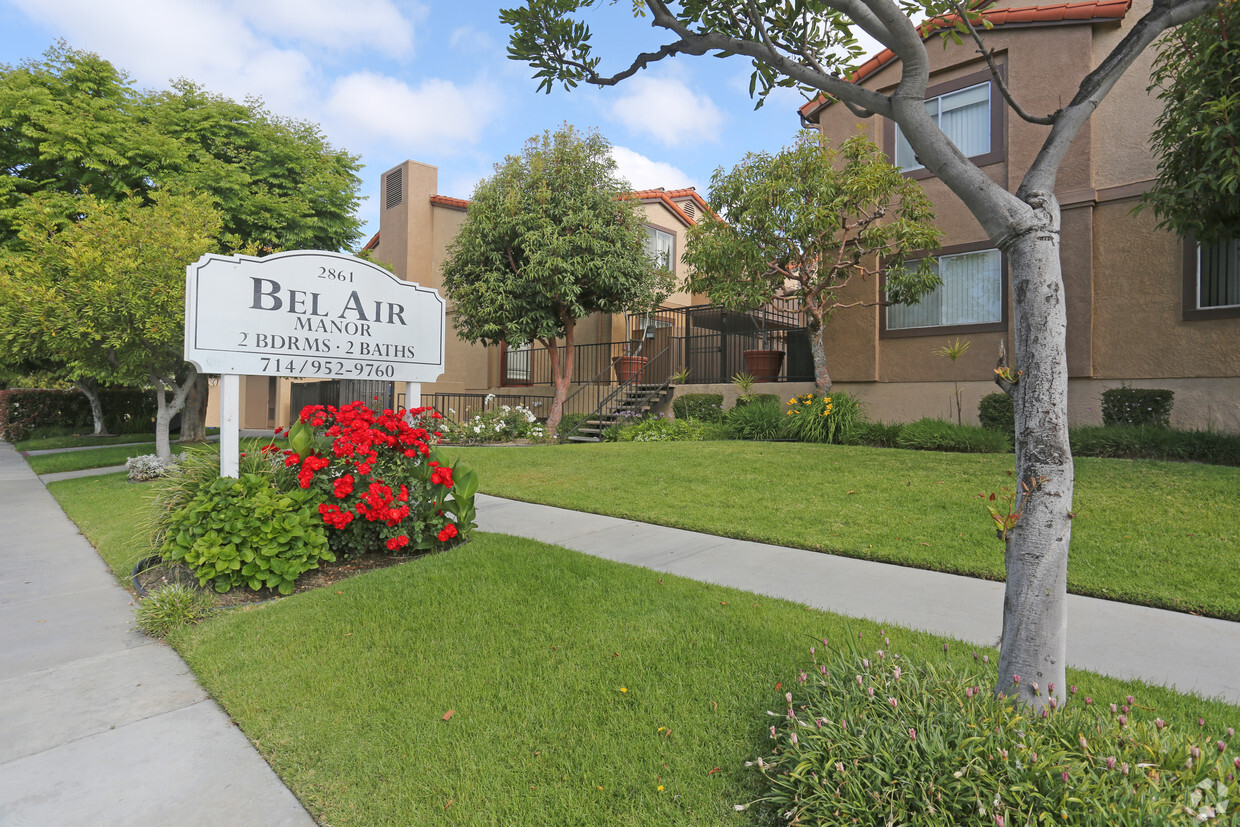 Foto principal - Bel Air Manor Apartments