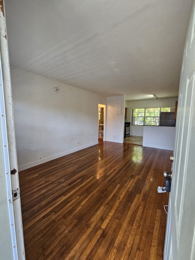 Primary Photo - 7940 Abbott Ave