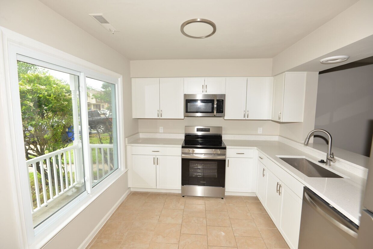 Foto principal - Renovated Townhome for Rent