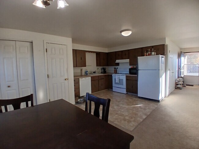 Building Photo - 2409 Nyssa Dr
