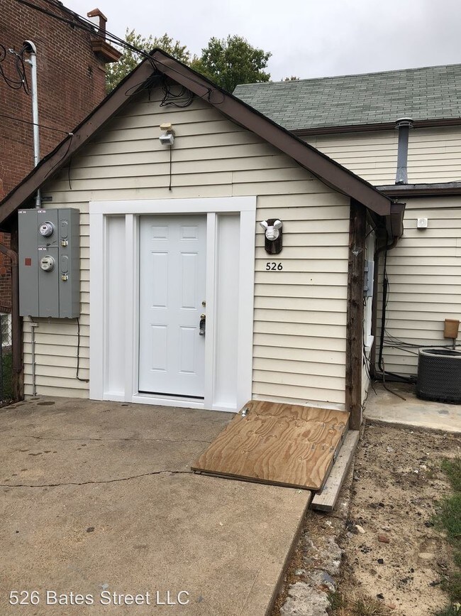 Building Photo - 526 Bates St