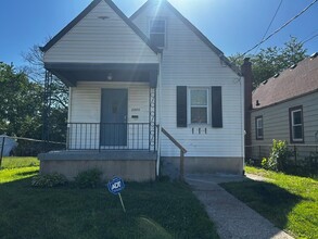 Building Photo - 6822 Betts Ave