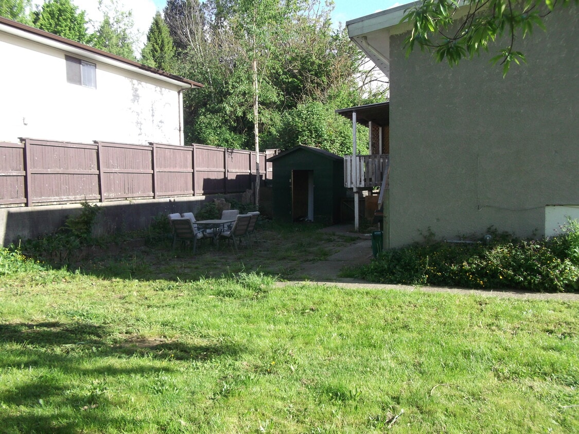 Building Photo - 7567 Alder St