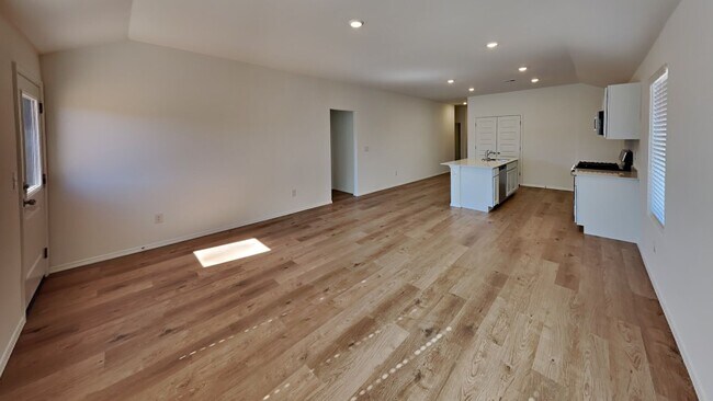 Foto del edificio - Luxury NEW 4 Bedroom 2 Bathroom Home in Piedmont Schools with a Neighborhood Park and Basketball ...