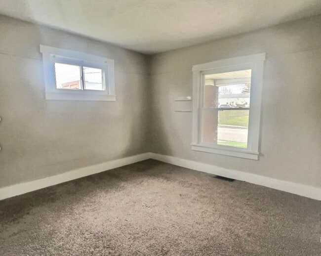 Building Photo - Welcome to our charming 1 bedroom