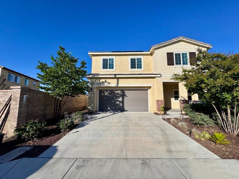 Foto principal - 24282 Red Spruce Ave