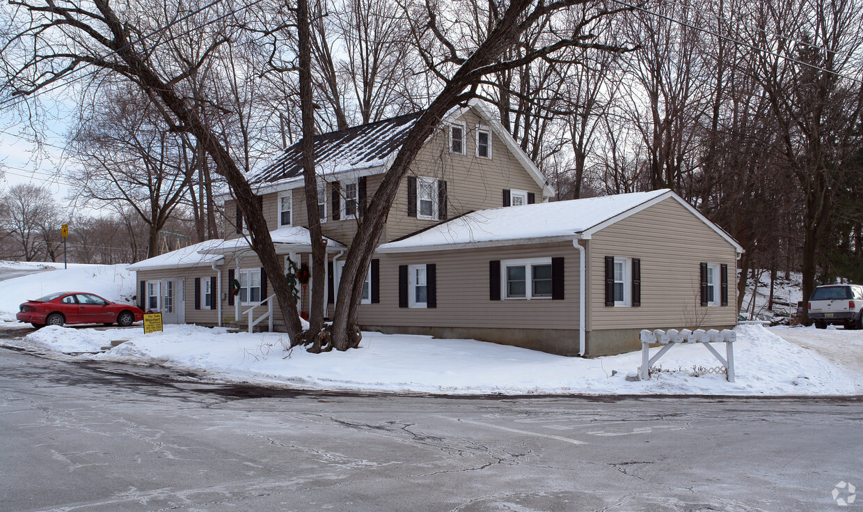 Primary Photo - 28-30 Taylor Rd