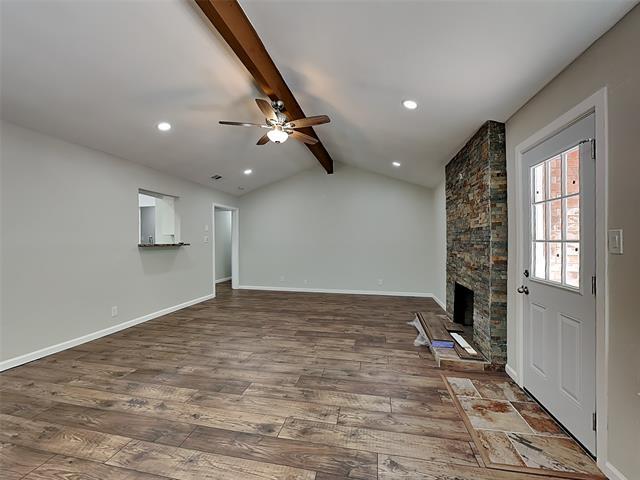 Foto del edificio - 1320 Juniper Ln