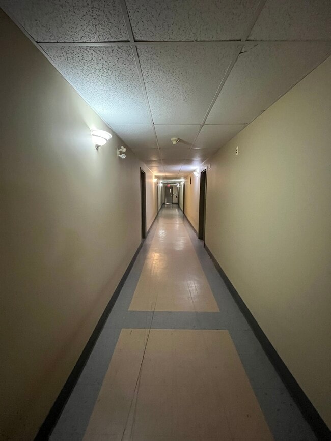 Building Photo - 24 Harris Av
