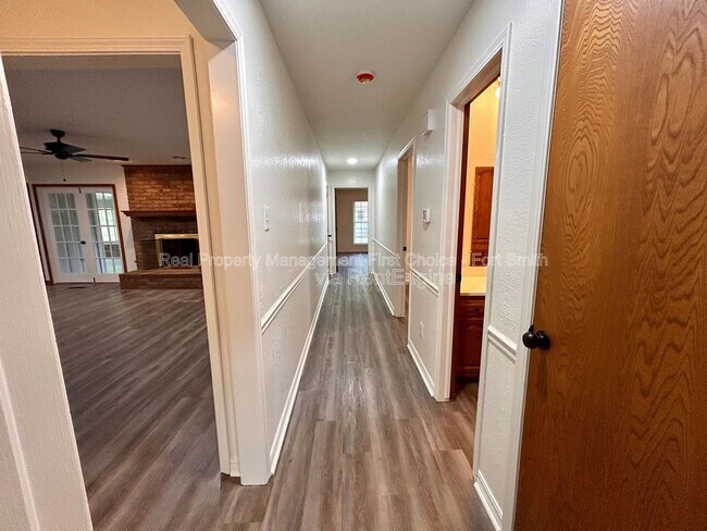 Foto del edificio - 10509 Meandering Way