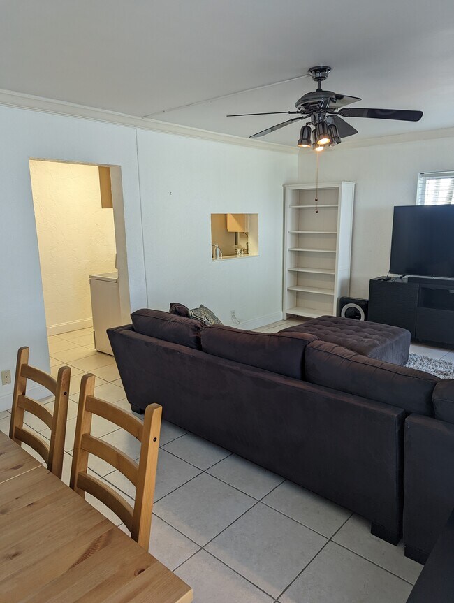 Sala de estar 3 - 1001 SE 16th St