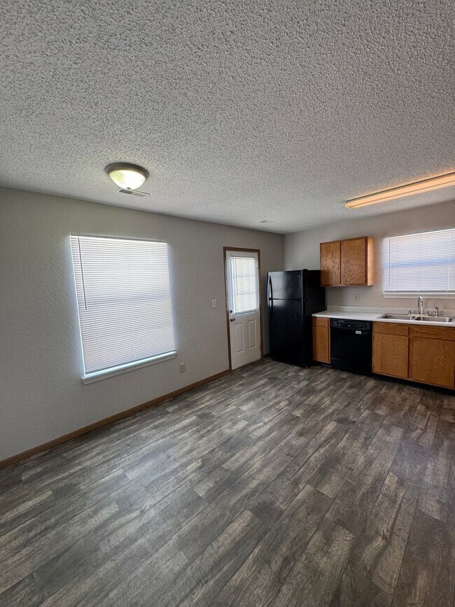 Foto del edificio - Franklin Twp - 3 BR story home