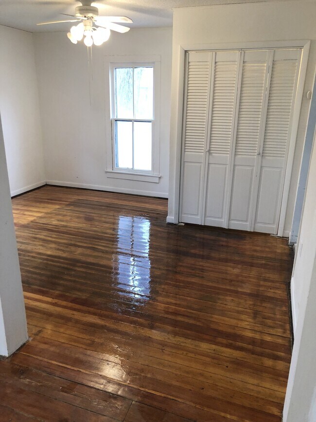 Foto del edificio - 208 E F St