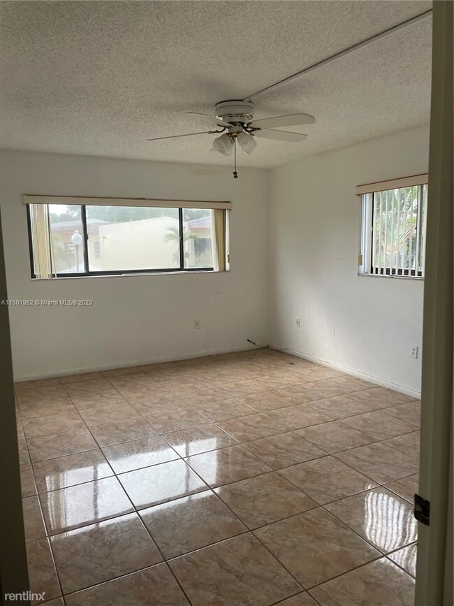 Building Photo - 3 br, 2 bath House - 8005 SW 107th Ave Apt...