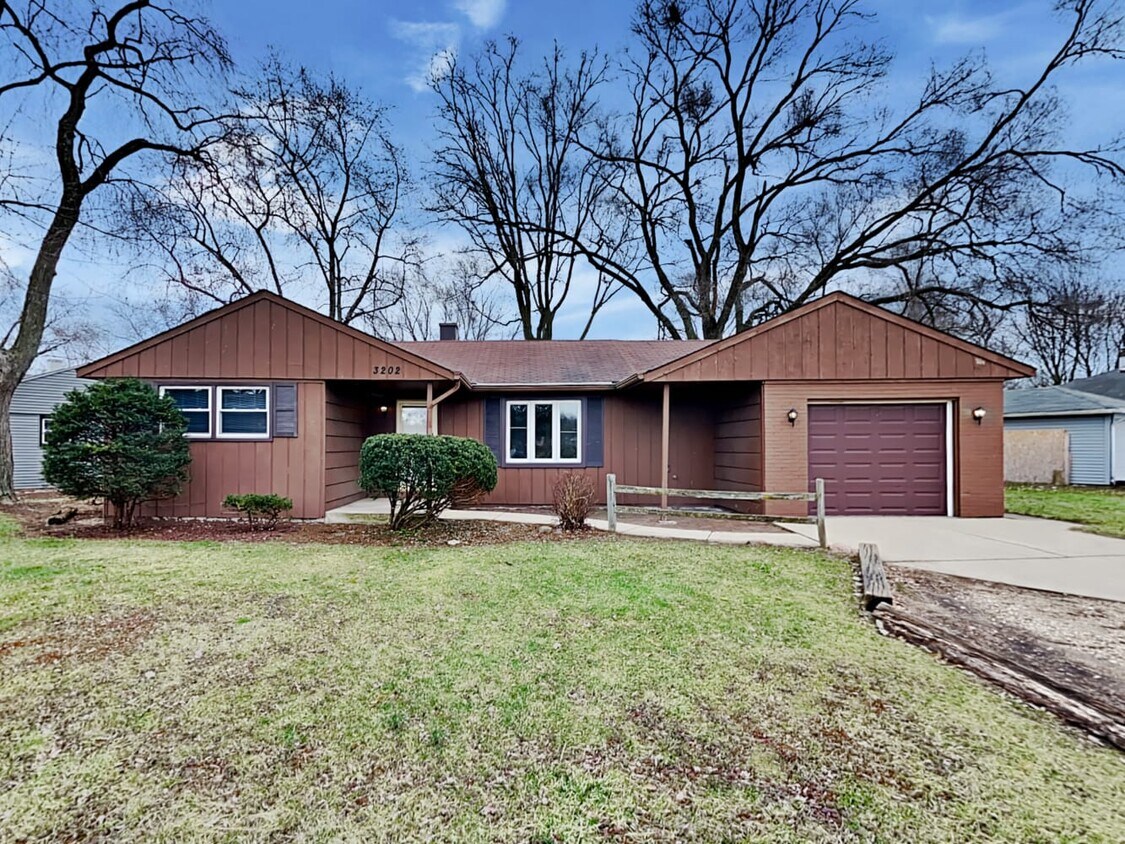 Foto principal - 3202 Pheasant Dr