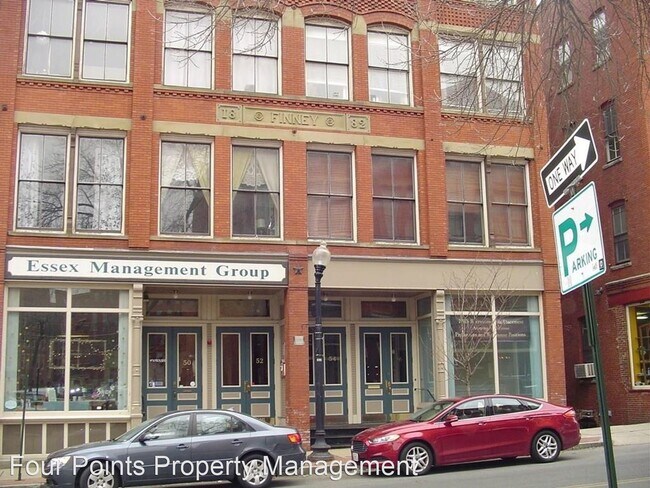 Building Photo - 2 br, 1 bath House - 52 Washington St, Uni...